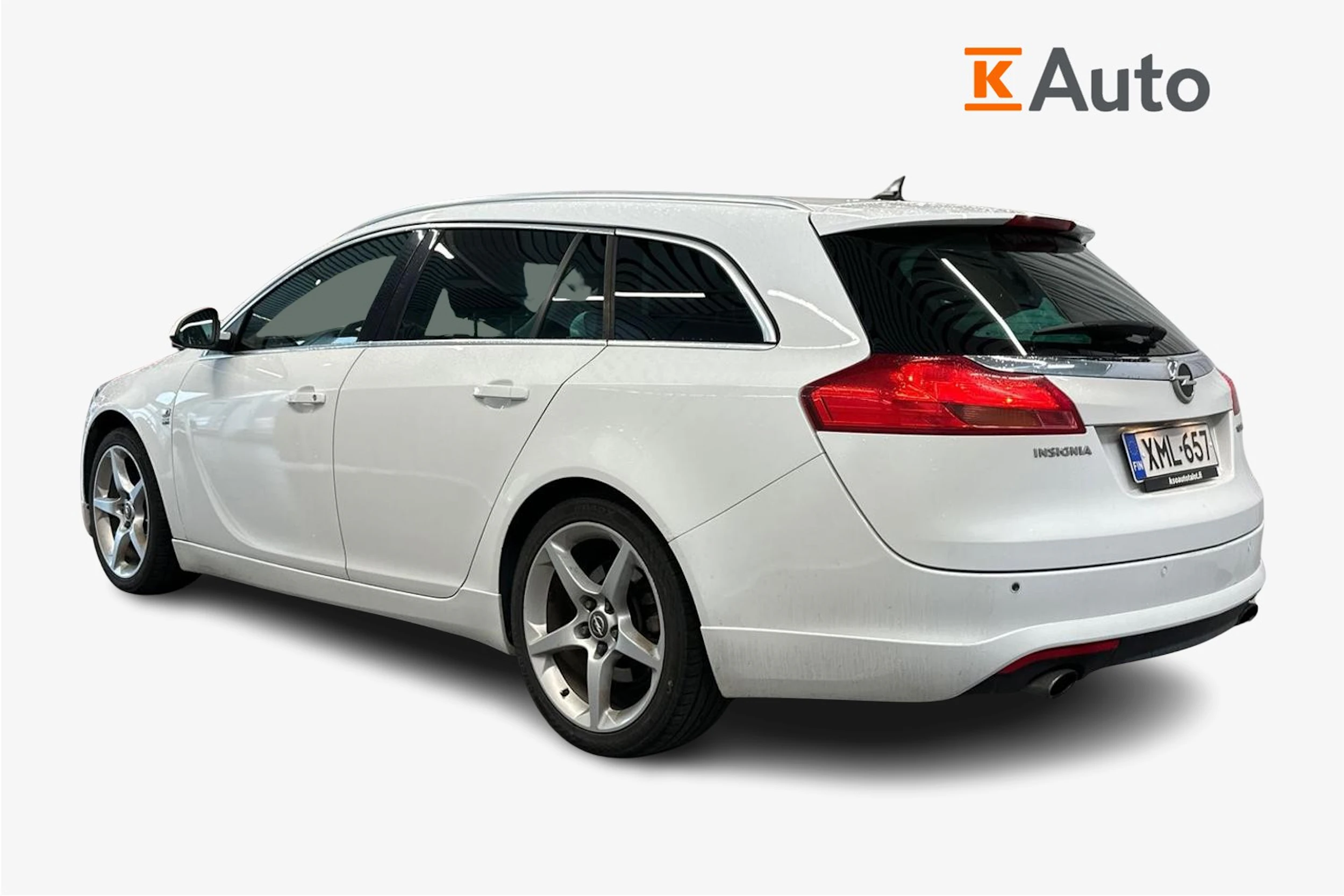 Valkoinen Opel Insignia 2012 kuva 2.