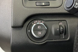 Valkoinen Opel Insignia 2012 kuva 17.