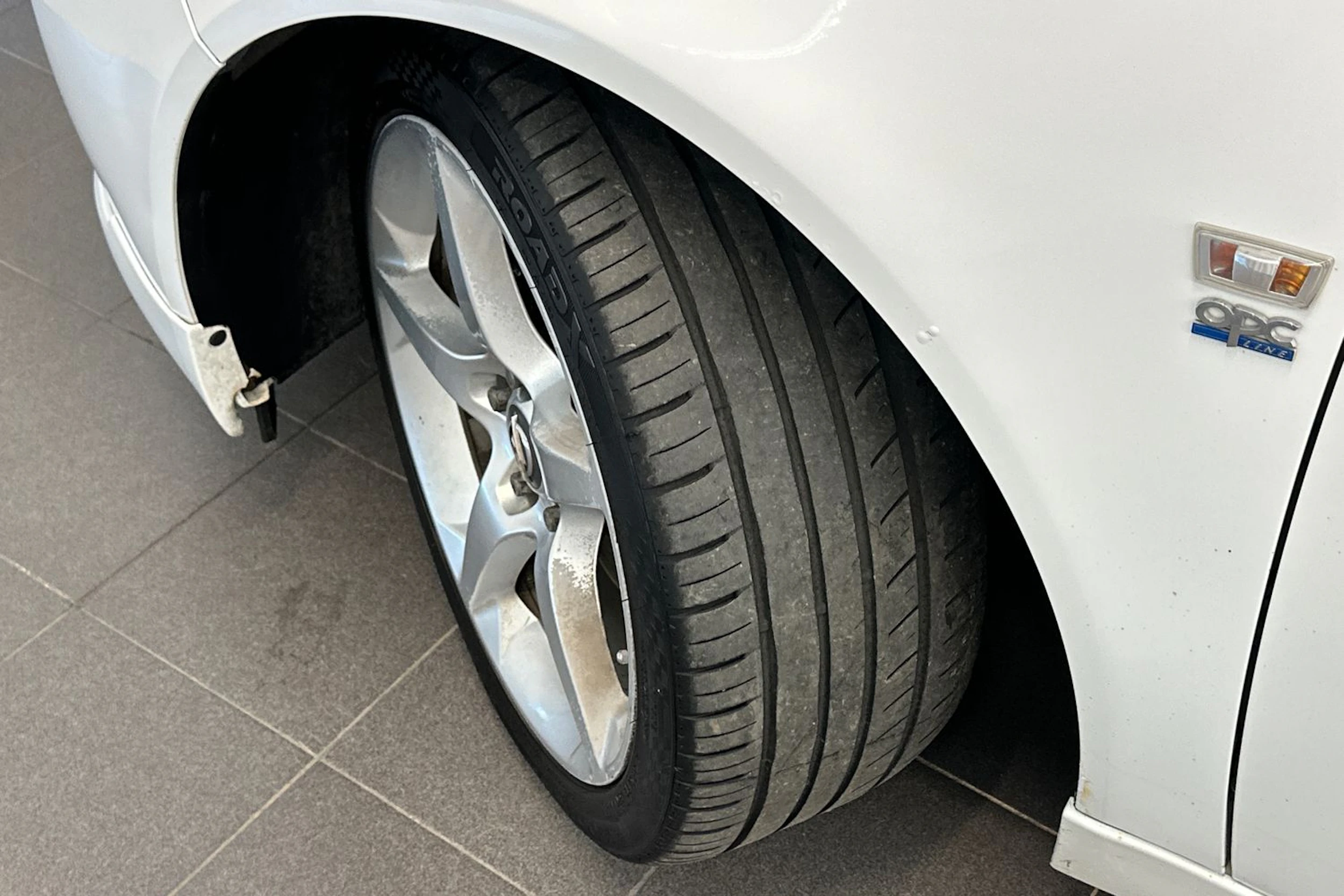 Valkoinen Opel Insignia 2012 kuva 25.