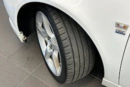 Valkoinen Opel Insignia 2012 kuva 25.
