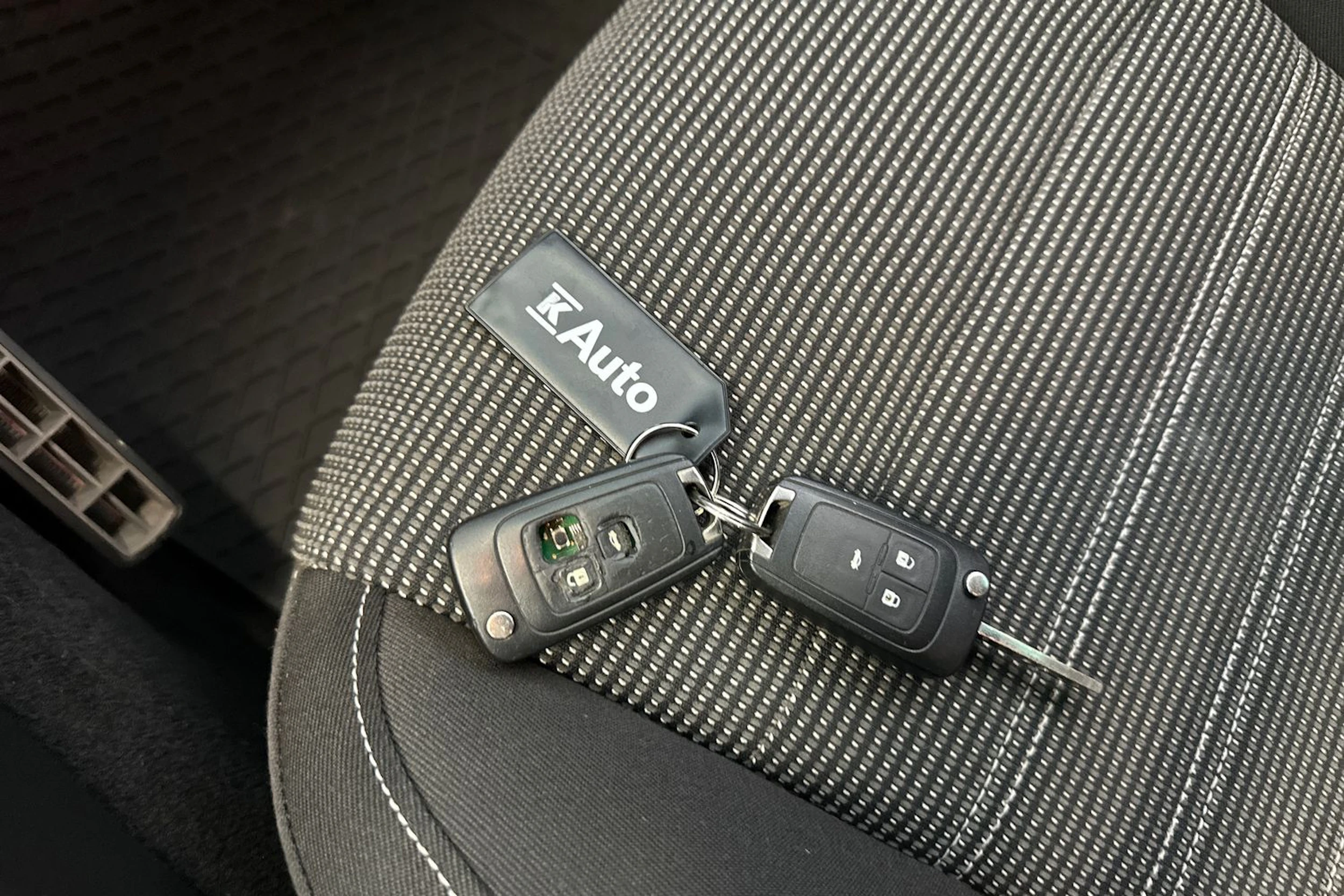 Valkoinen Opel Insignia 2012 kuva 29.