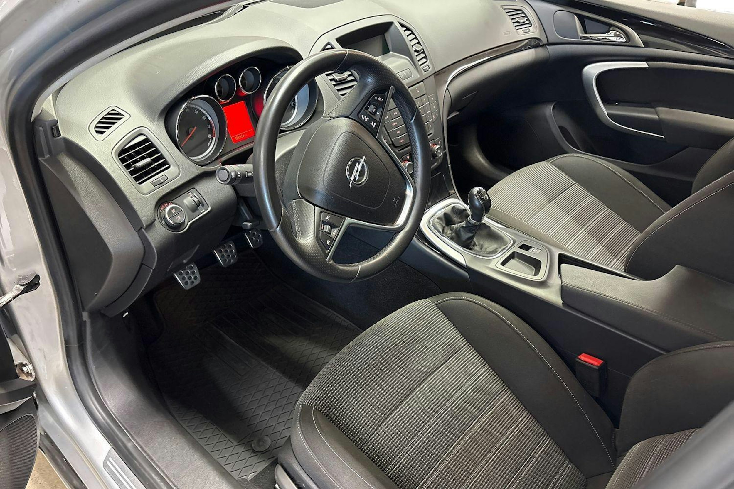 hopea Opel Insignia 2013 kuva 7.