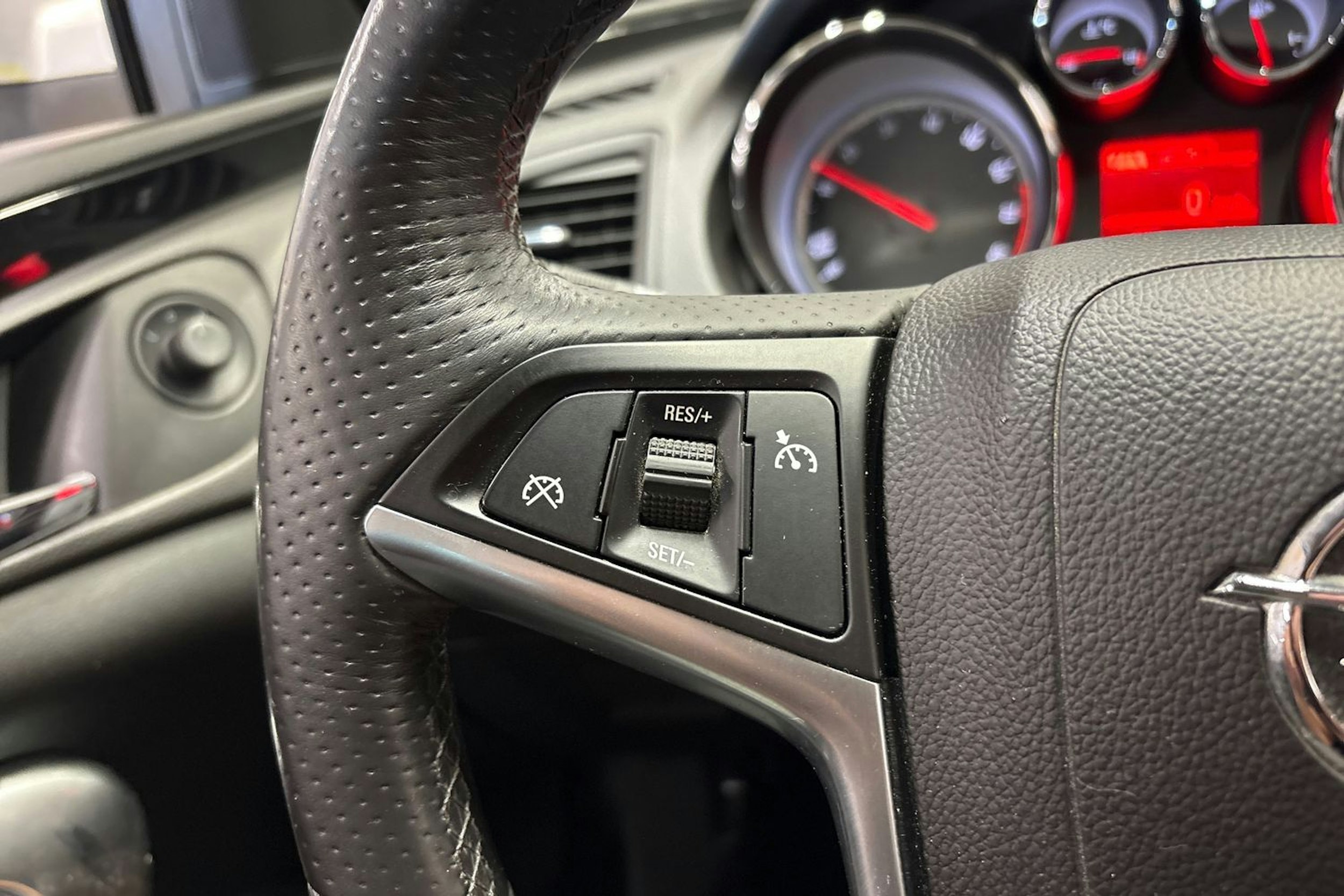 hopea Opel Insignia 2013 kuva 19.