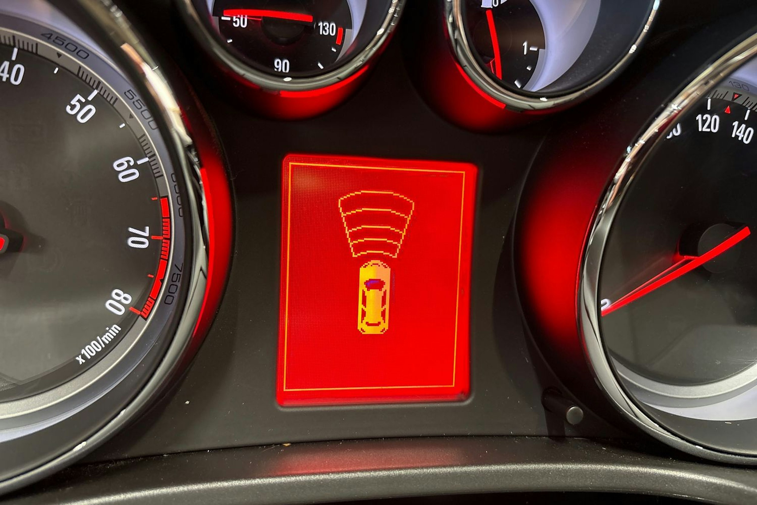 hopea Opel Insignia 2013 kuva 22.