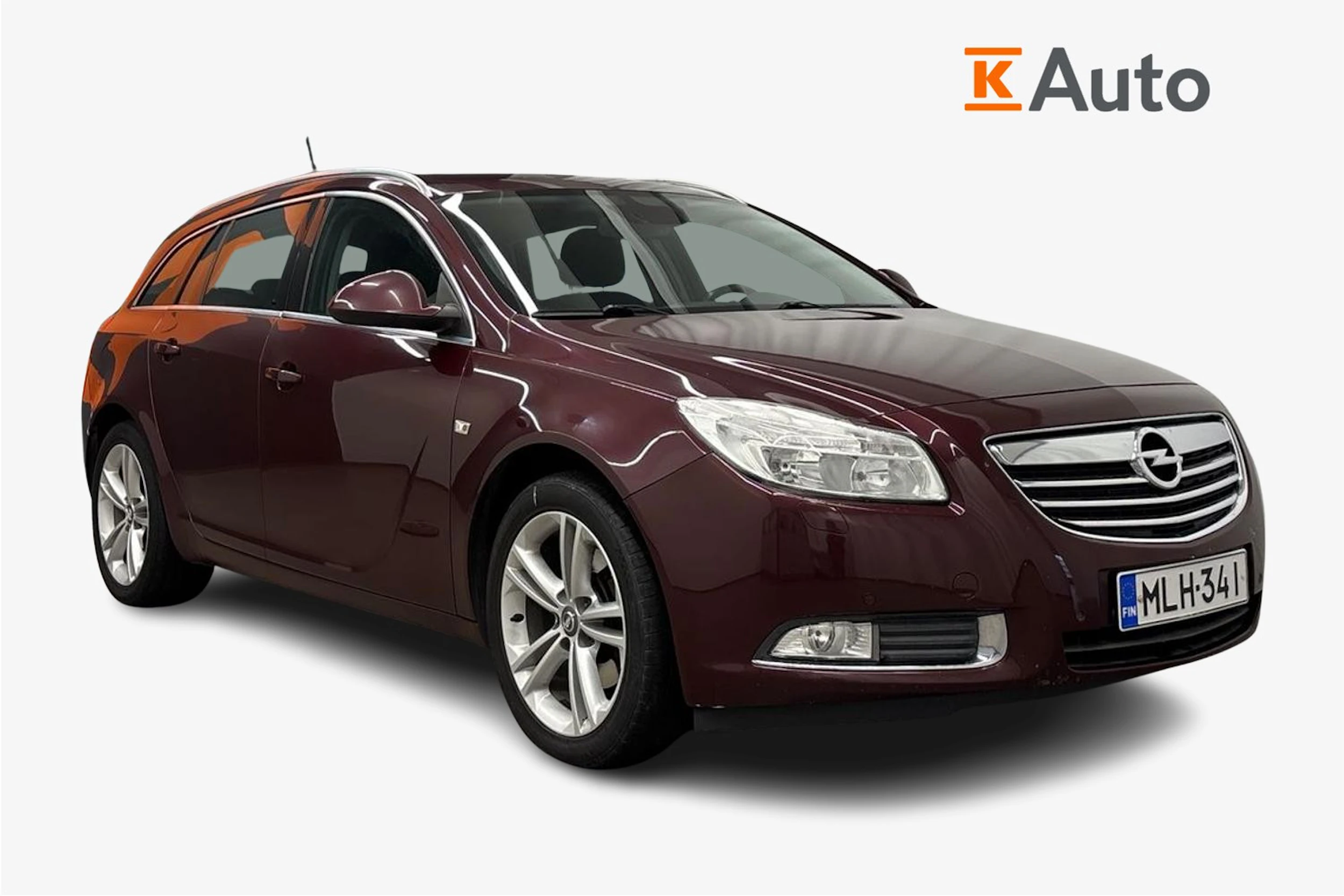 Punainen Opel Insignia 2013 kuva 1.