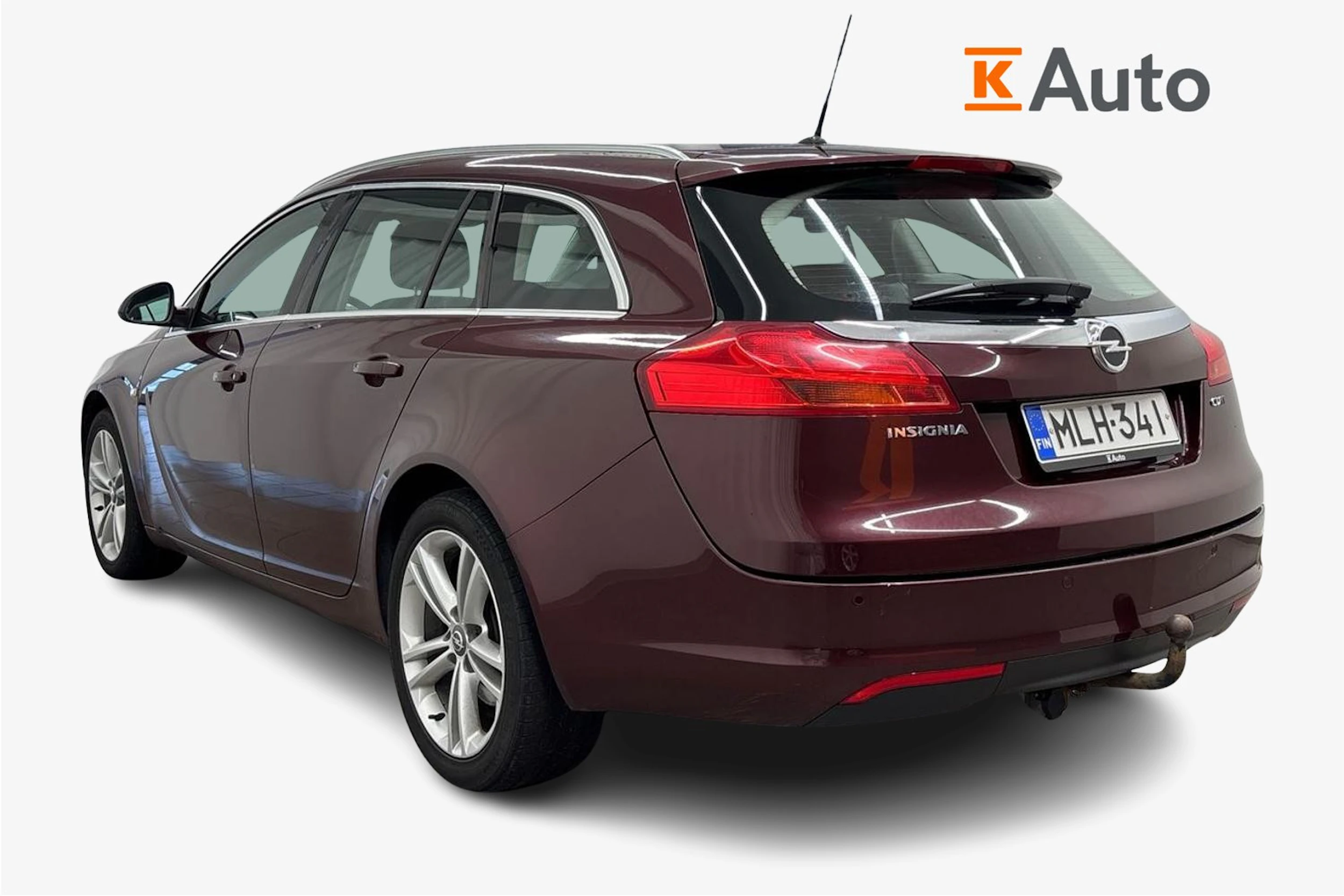 Punainen Opel Insignia 2013 kuva 2.