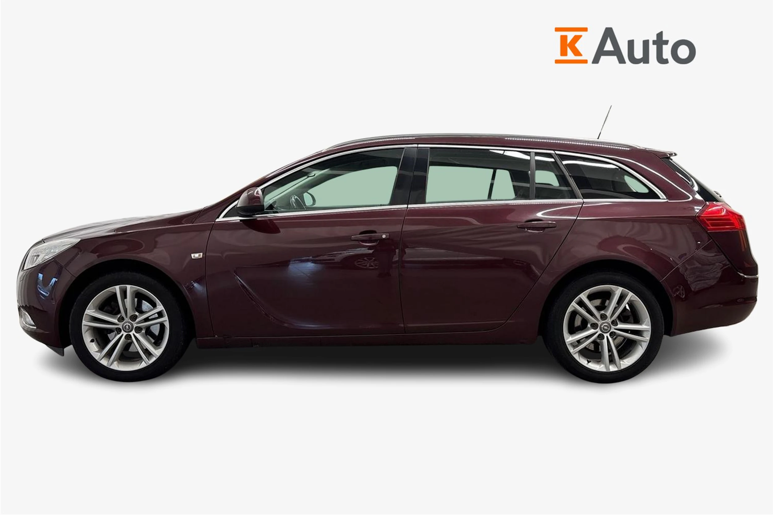 Punainen Opel Insignia 2013 kuva 5.