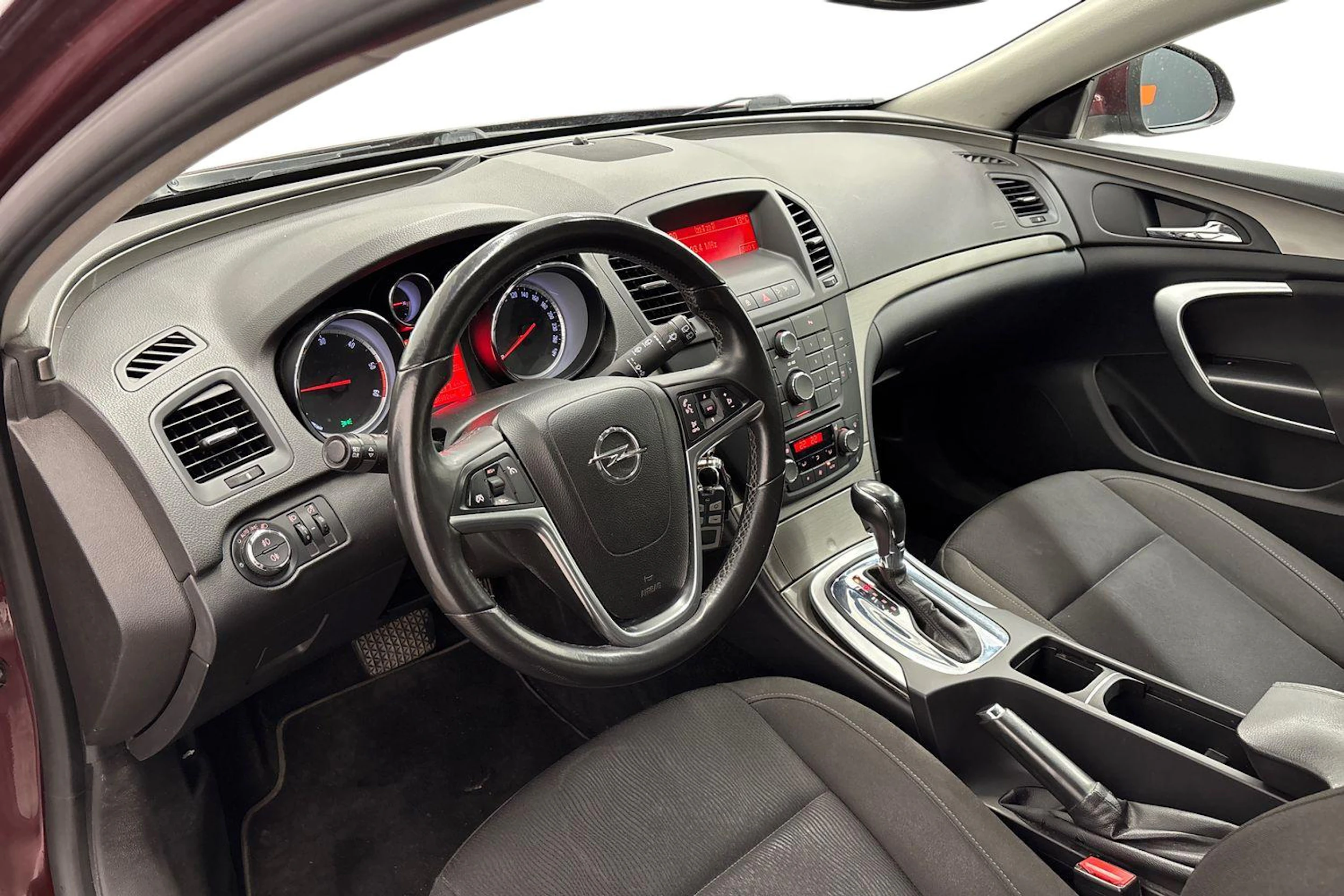 Punainen Opel Insignia 2013 kuva 6.