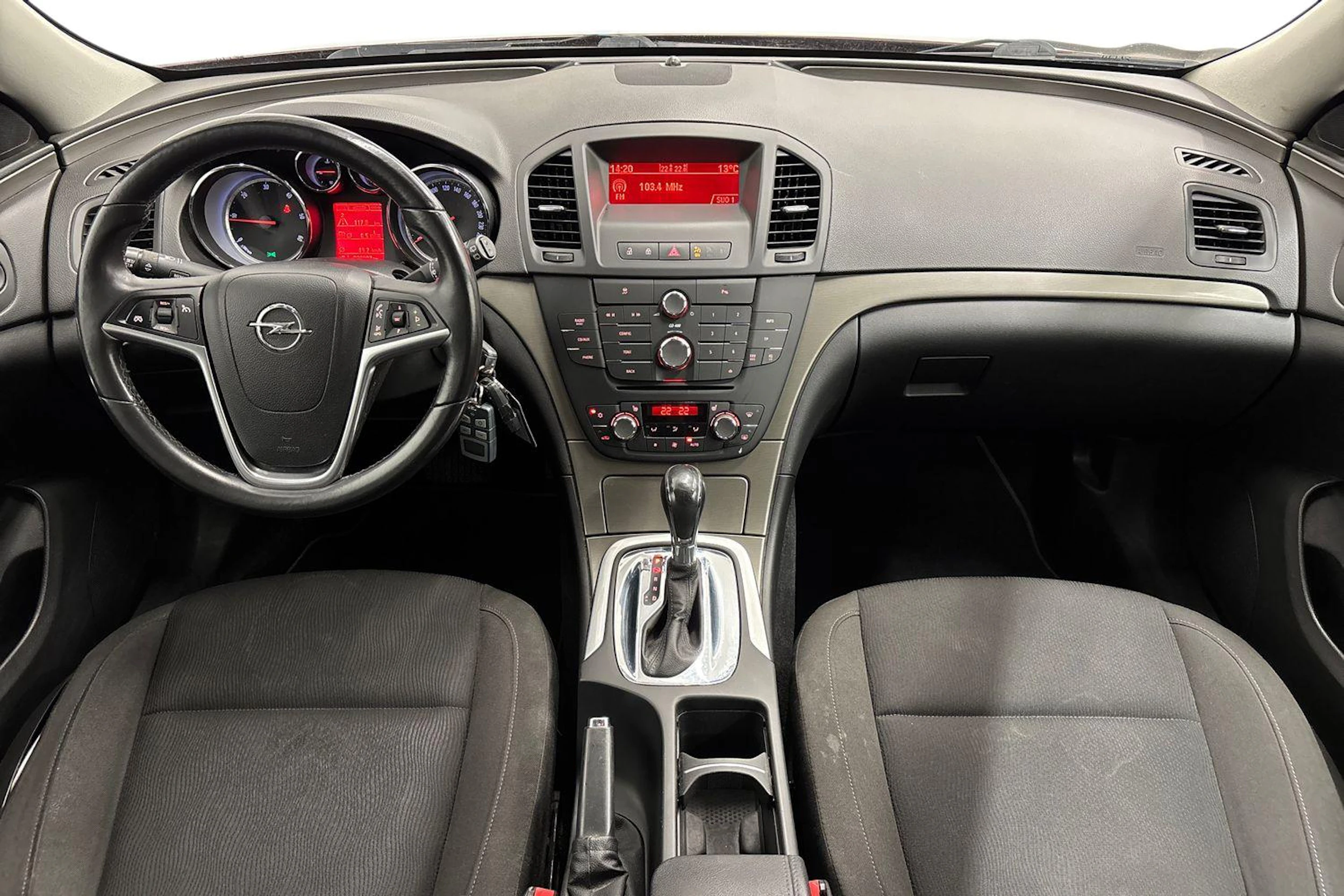 Punainen Opel Insignia 2013 kuva 7.