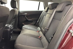 Punainen Opel Insignia 2013 kuva 8.