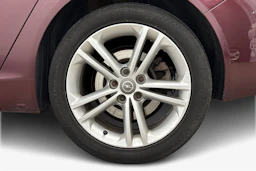 Punainen Opel Insignia 2013 kuva 9.