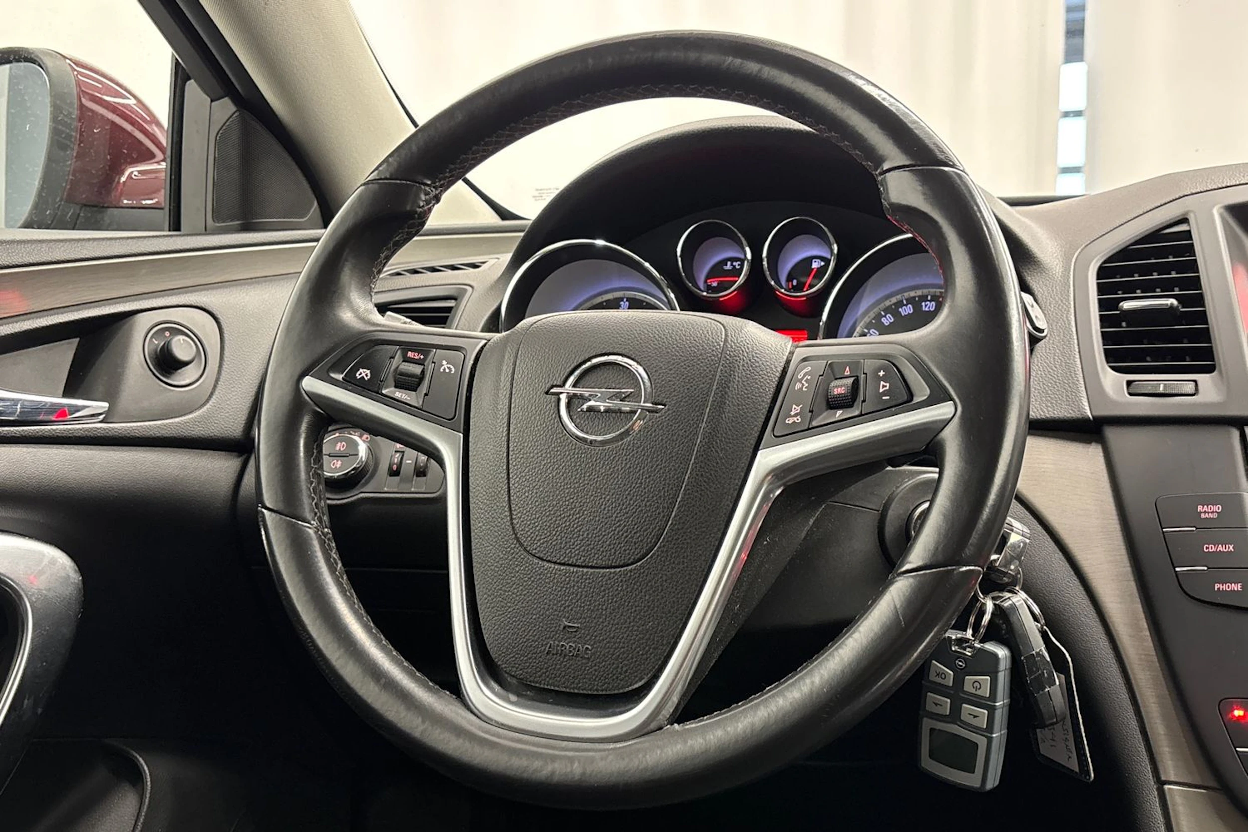 Punainen Opel Insignia 2013 kuva 12.