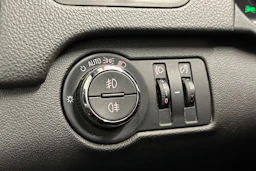 Punainen Opel Insignia 2013 kuva 19.