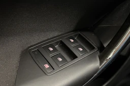 Punainen Opel Insignia 2013 kuva 20.