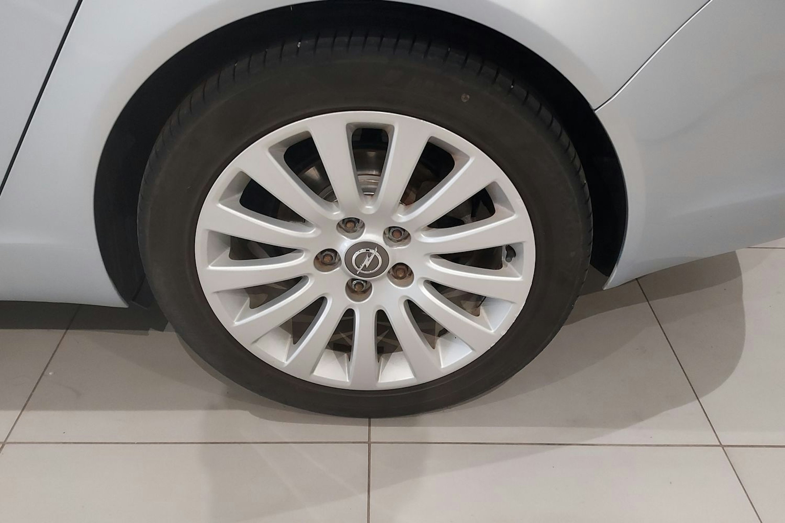 hopea Opel Insignia 2013 kuva 9.