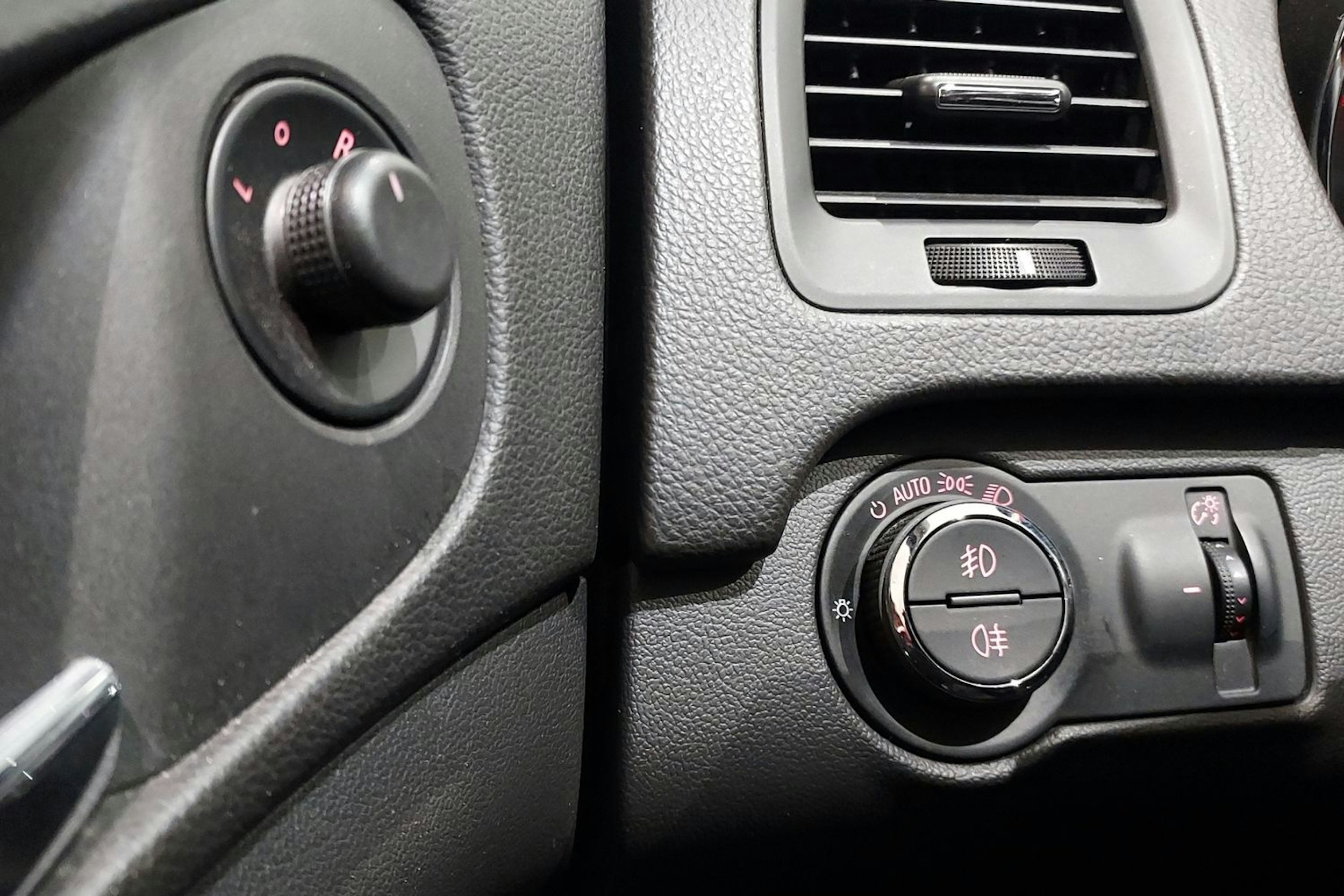 hopea Opel Insignia 2013 kuva 18.