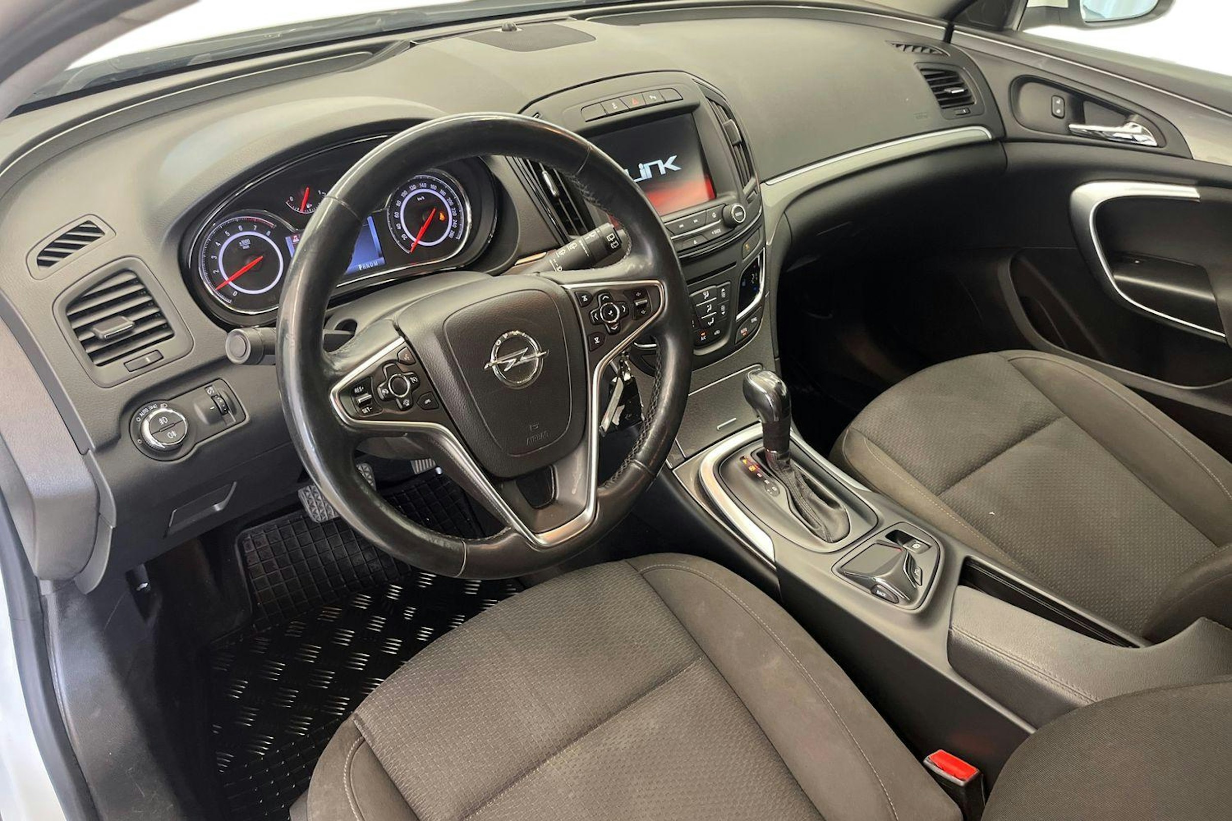 valkoinen Opel Insignia 2014 kuva 6.