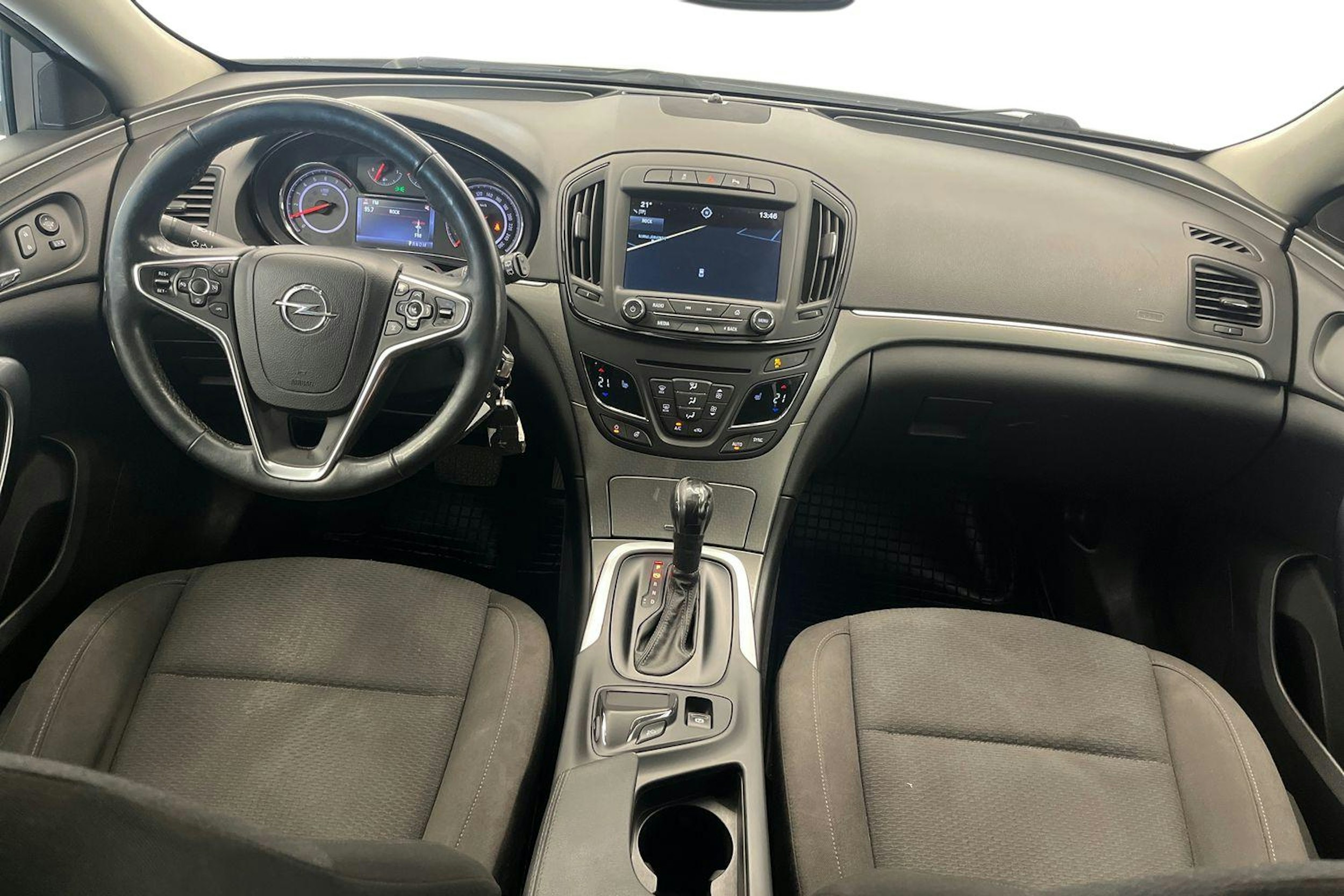 valkoinen Opel Insignia 2014 kuva 7.