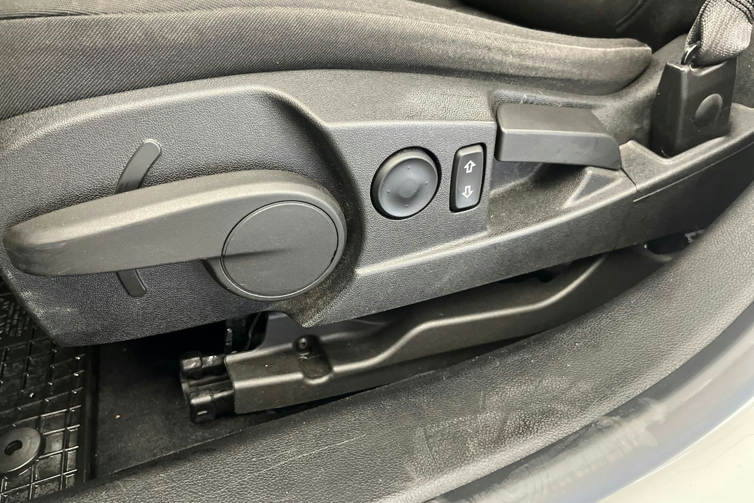 valkoinen Opel Insignia 2014 kuva 14.