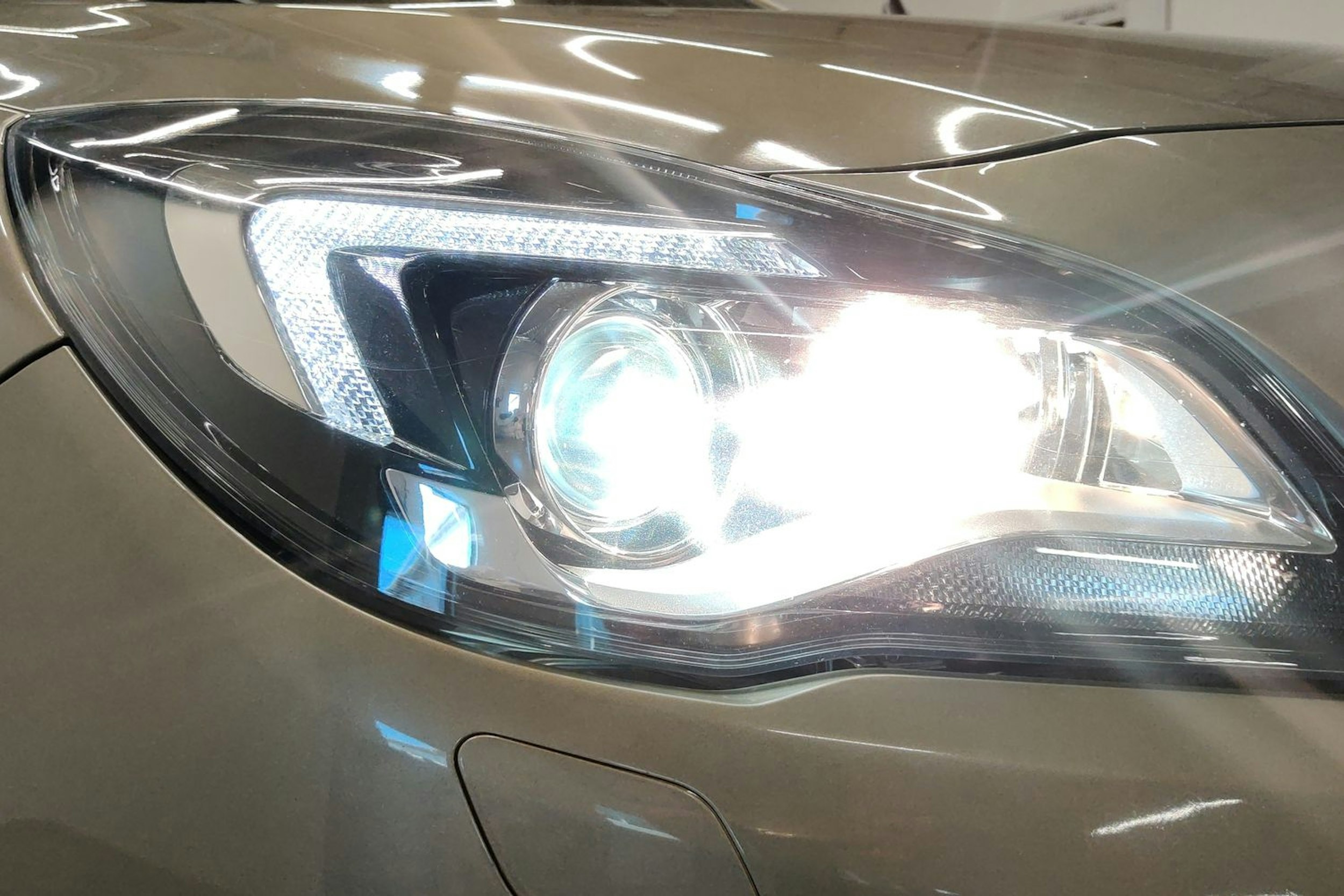 ruskea (beige) Opel Insignia 2014 kuva 23.