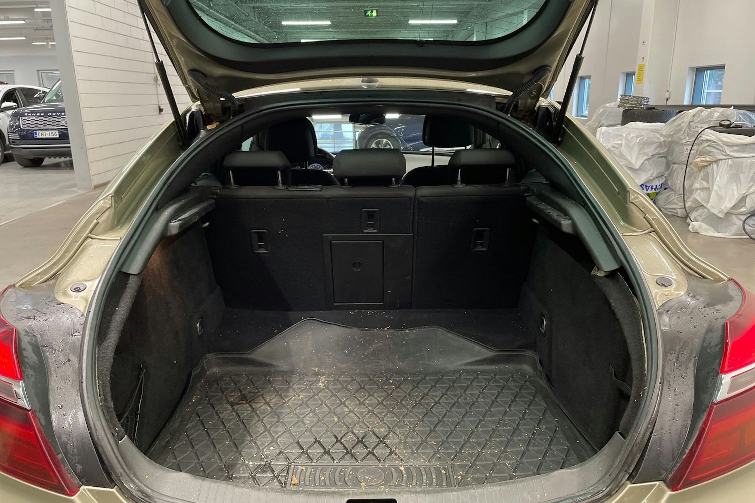 ruskea (beige) Opel Insignia 2014 kuva 29.