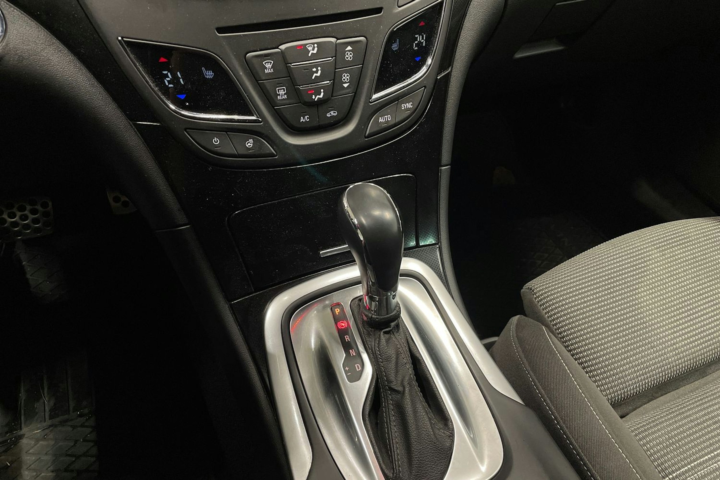 ruskea (beige) Opel Insignia 2014 kuva 41.