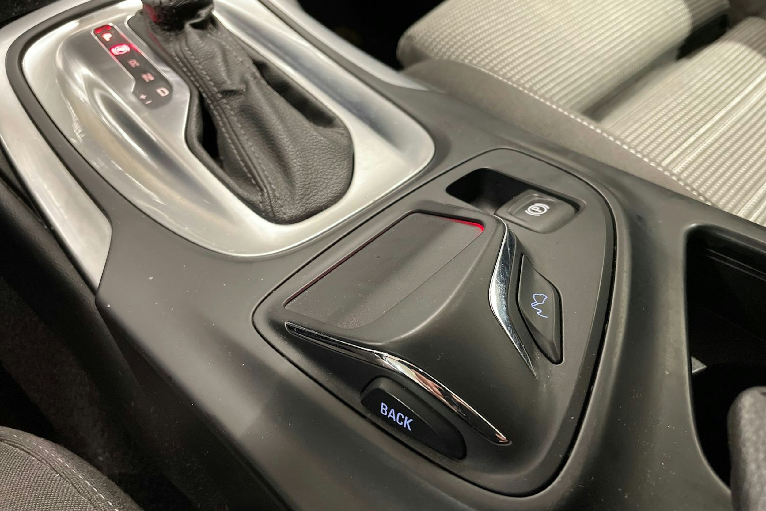 ruskea (beige) Opel Insignia 2014 kuva 44.