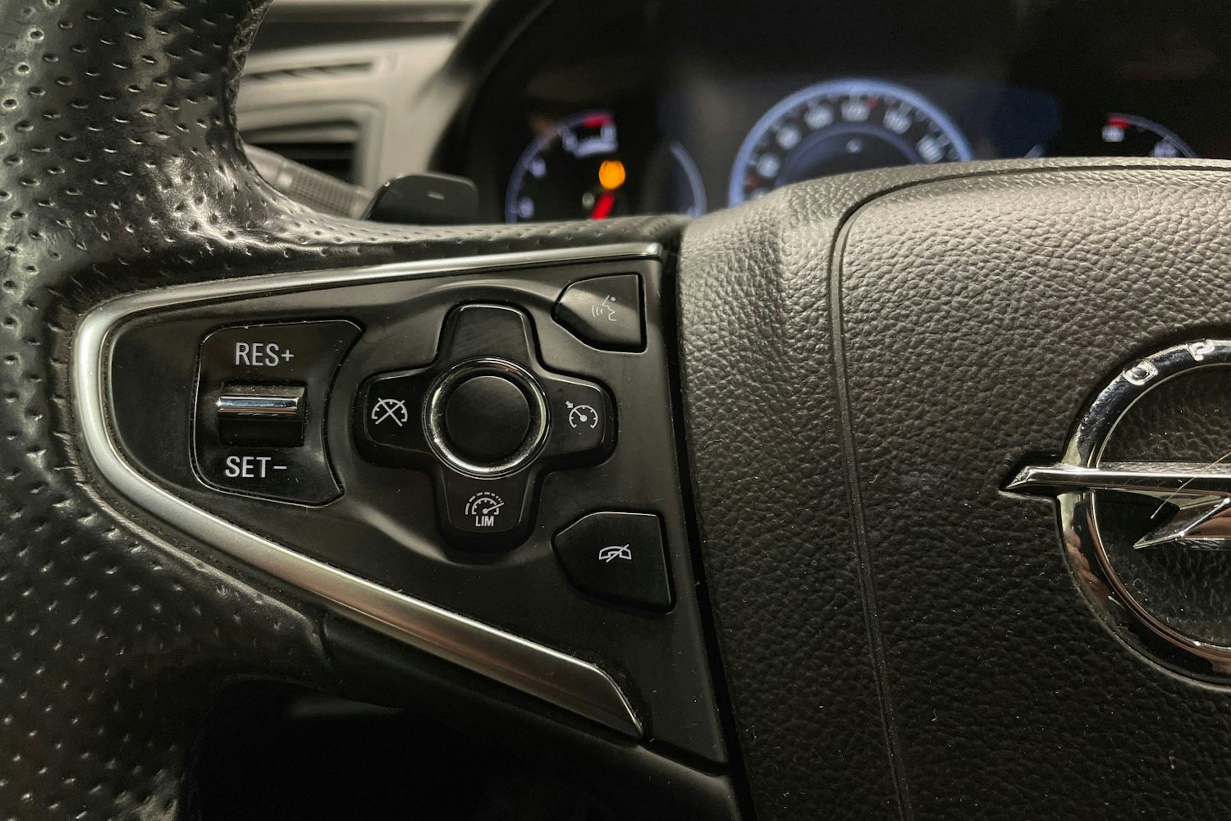 ruskea (beige) Opel Insignia 2014 kuva 48.