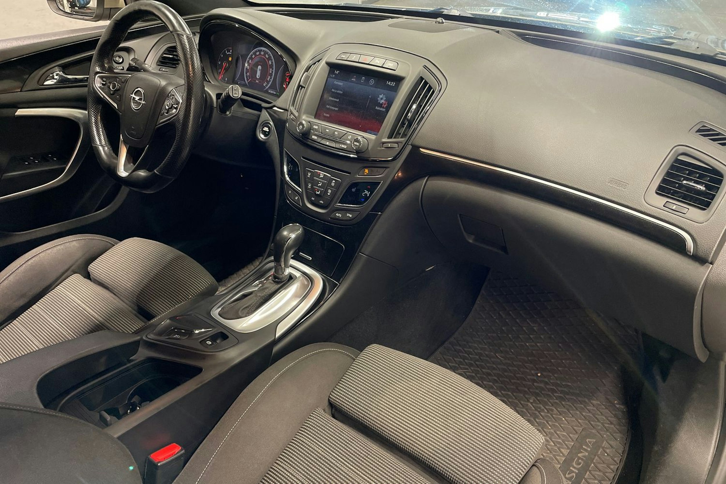 ruskea (beige) Opel Insignia 2014 kuva 52.