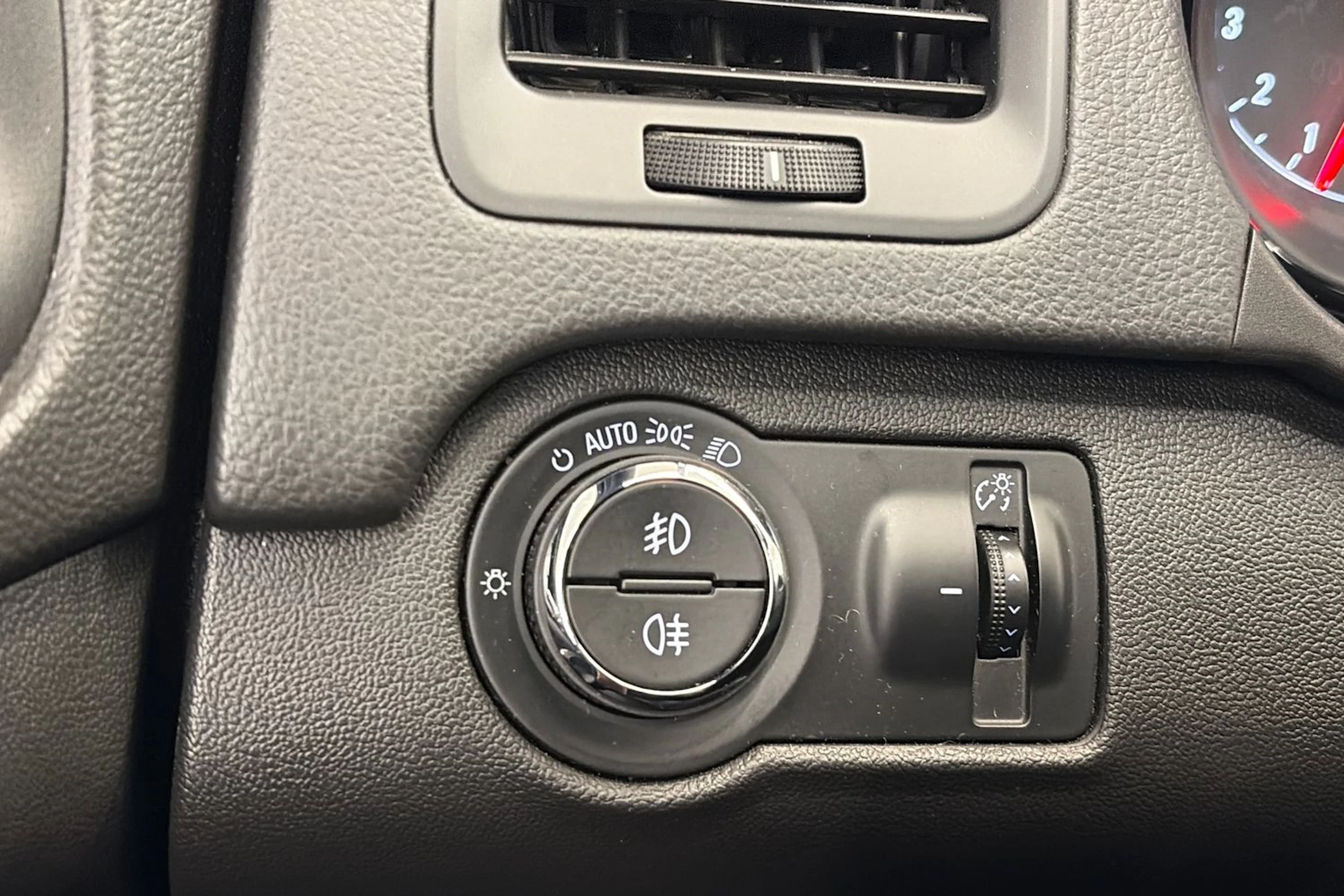 vihreä Opel Insignia 2014 kuva 23.