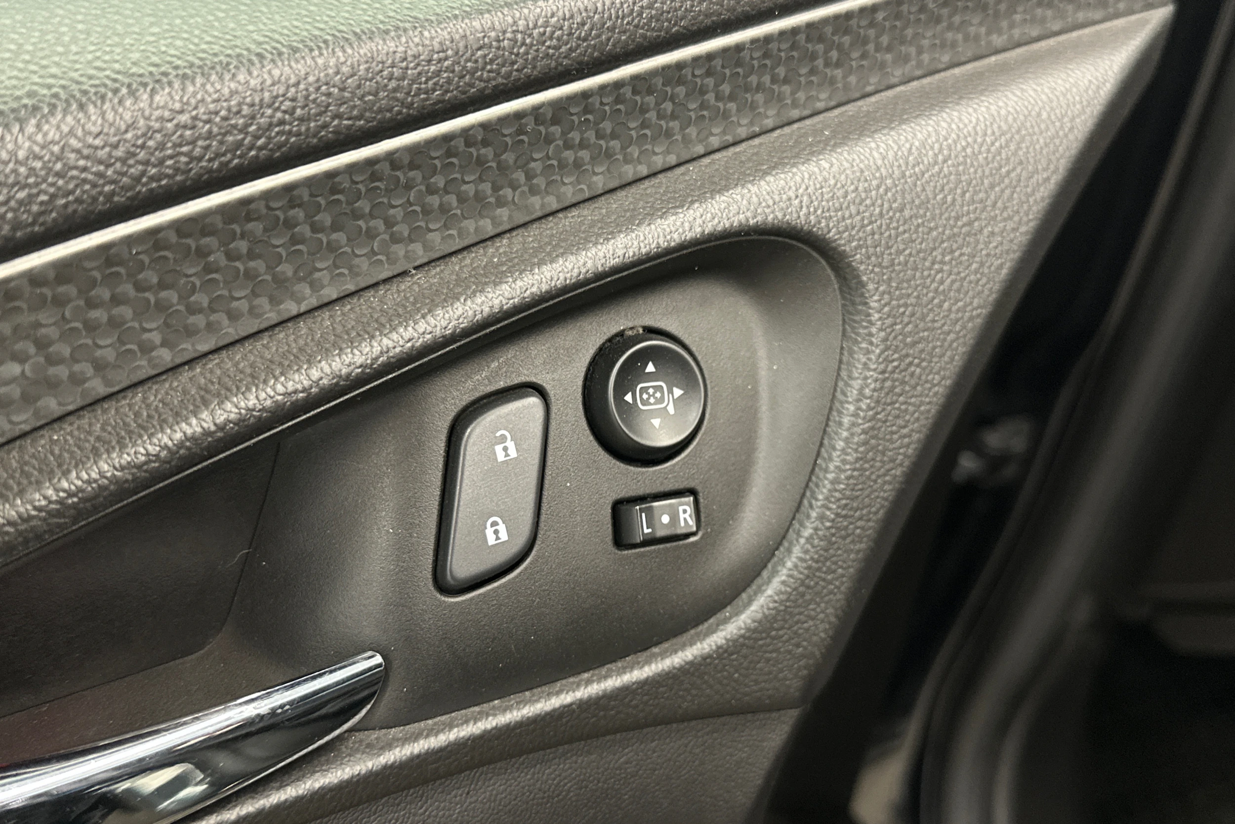 musta Opel Insignia 2014 kuva 18.