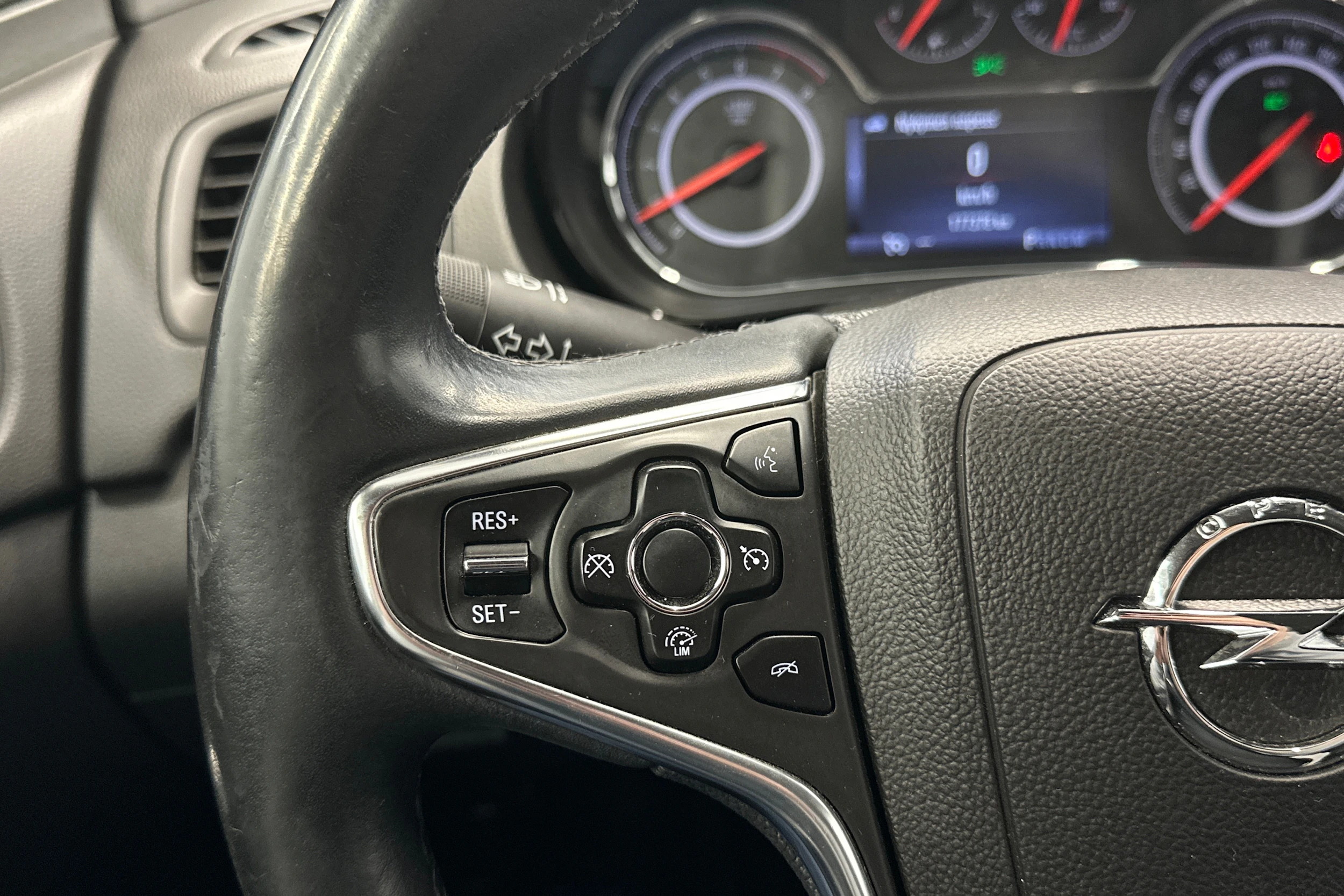musta Opel Insignia 2014 kuva 19.