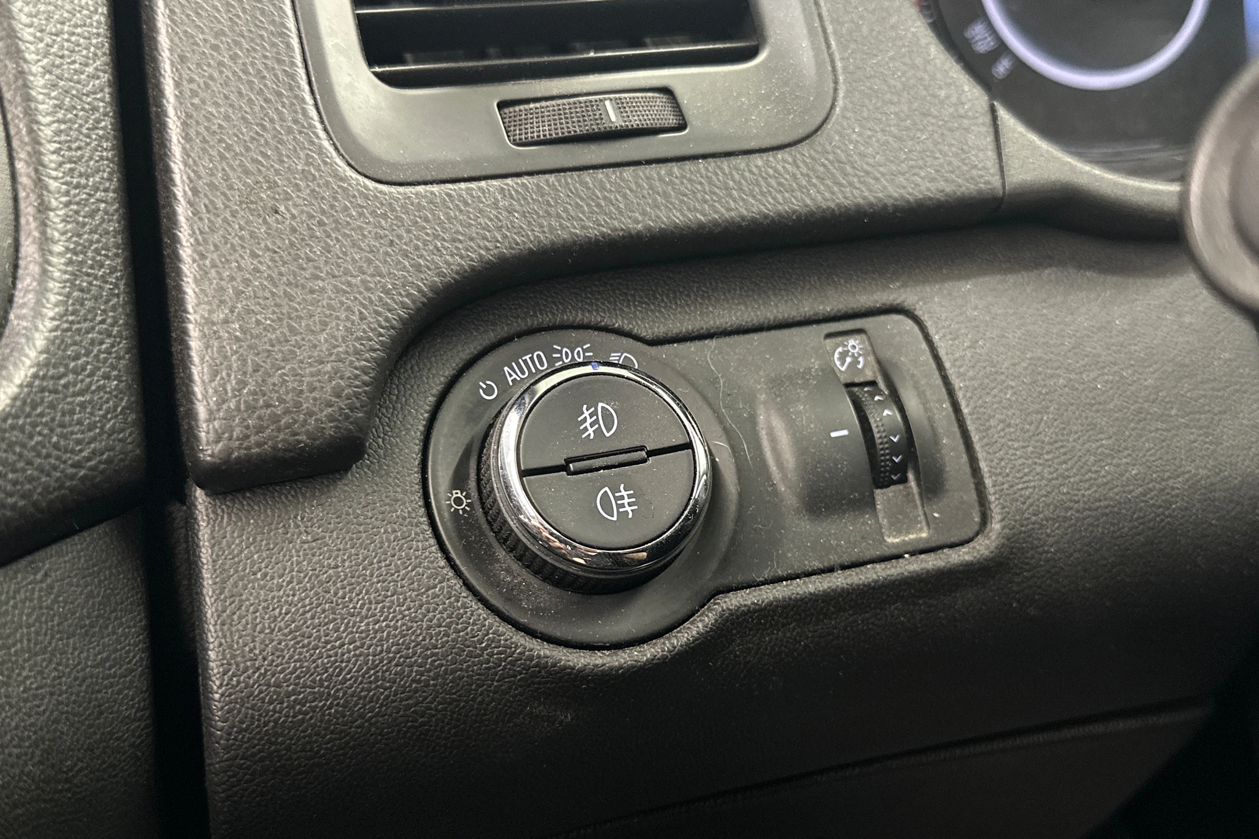 vihreä Opel Insignia 2014 kuva 19.