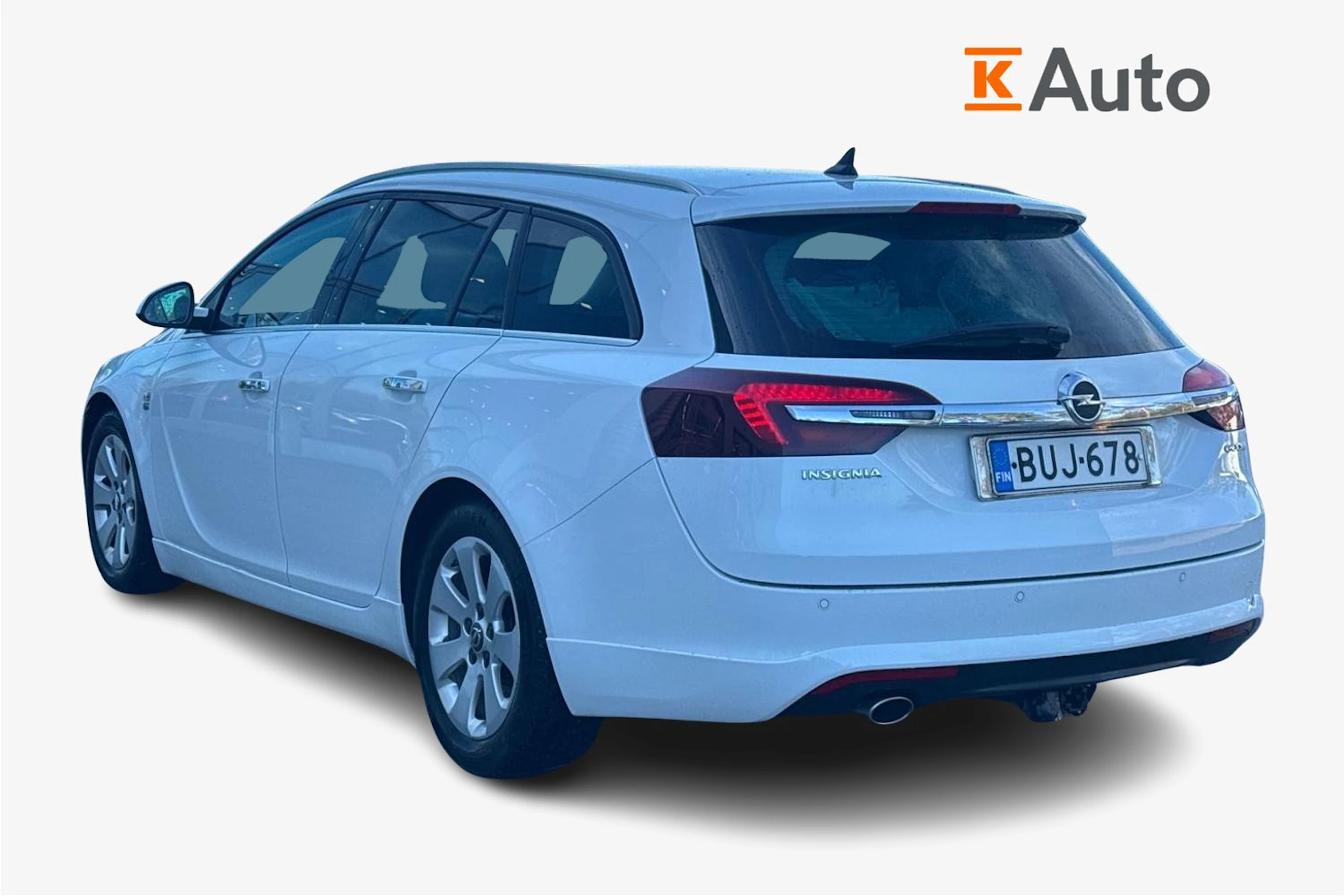 Valkoinen Opel Insignia 2015 kuva 2.