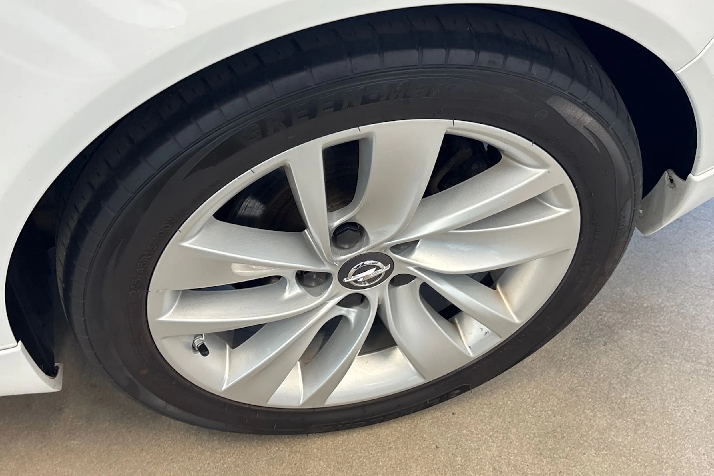 Valkoinen Opel Insignia 2015 kuva 13.