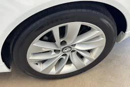 Valkoinen Opel Insignia 2015 kuva 13.
