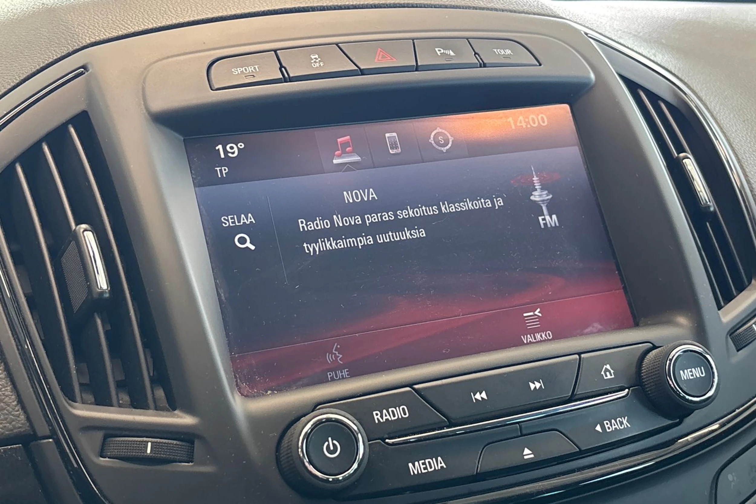 Valkoinen Opel Insignia 2015 kuva 19.