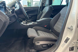 Valkoinen Opel Insignia 2015 kuva 21.
