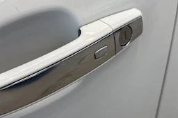 Valkoinen Opel Insignia 2015 kuva 22.