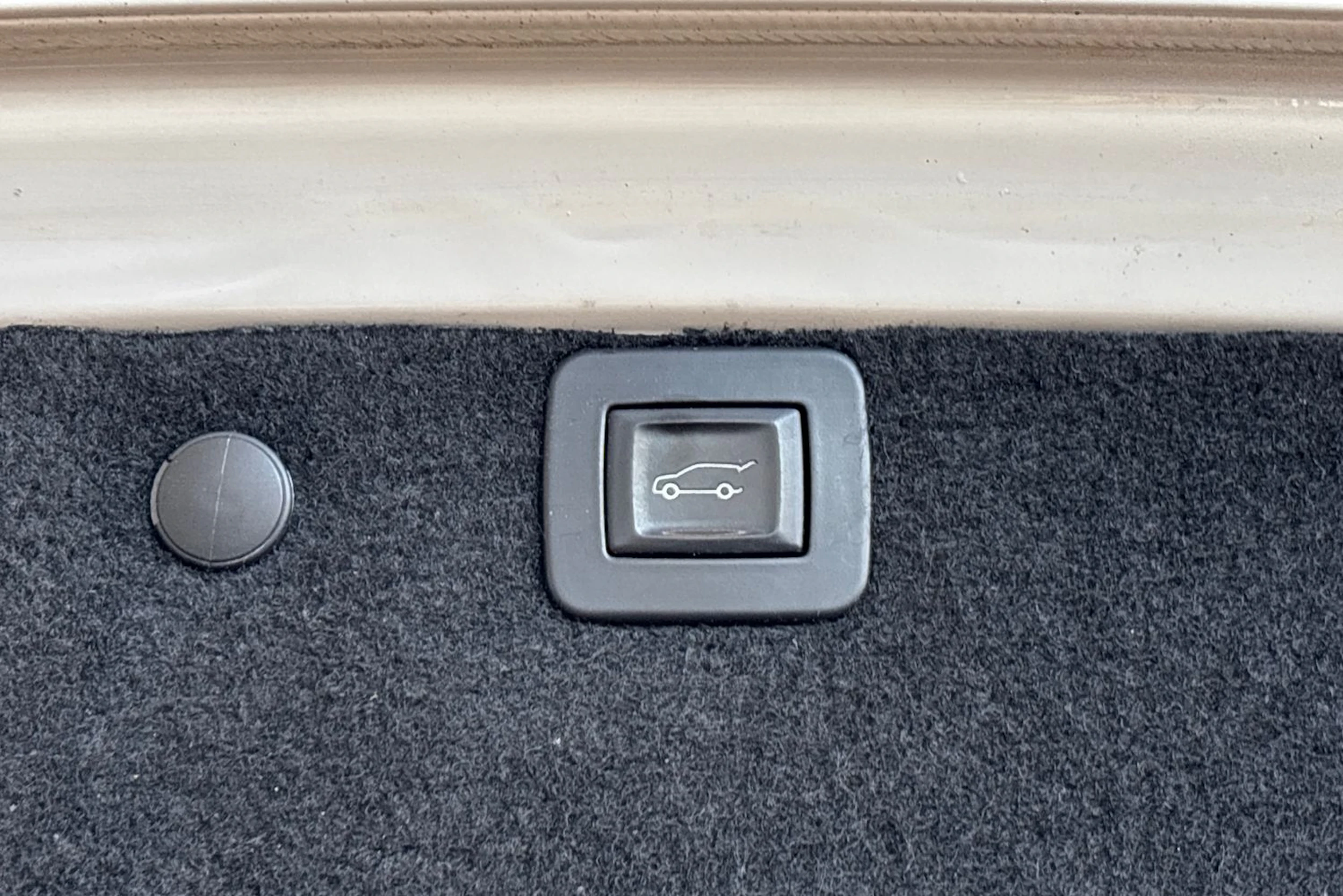 Valkoinen Opel Insignia 2015 kuva 25.