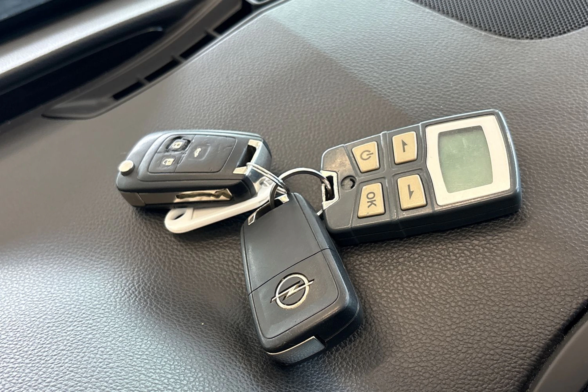 Valkoinen Opel Insignia 2015 kuva 28.