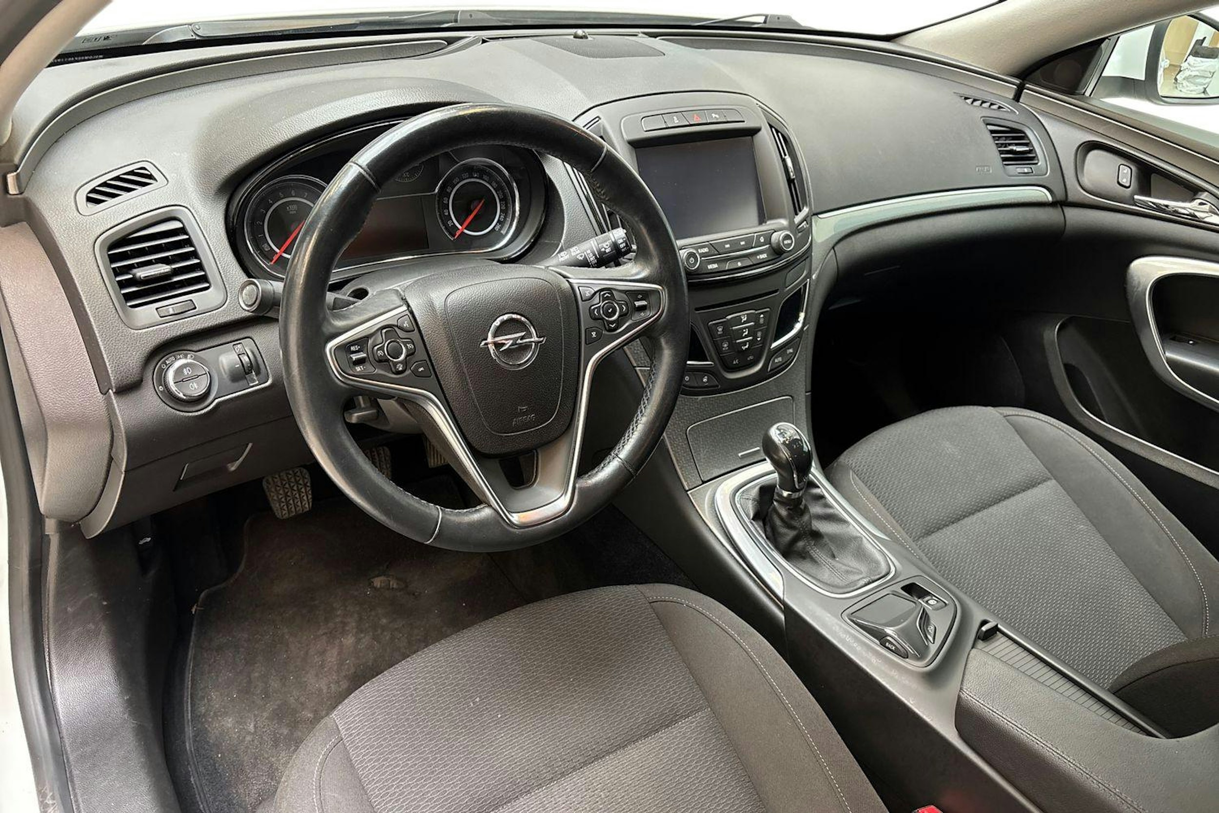valkoinen Opel Insignia 2015 kuva 6.