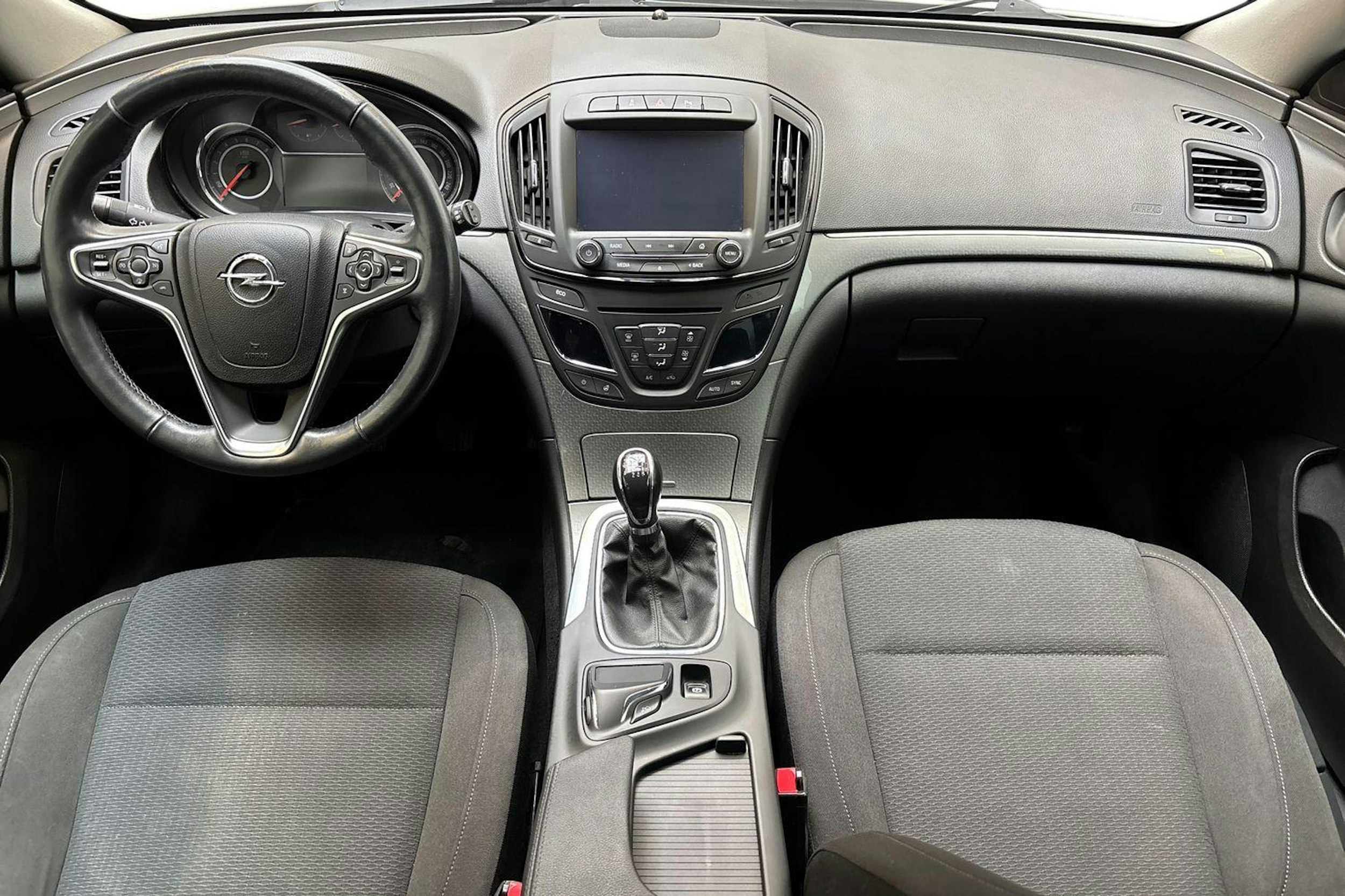 valkoinen Opel Insignia 2015 kuva 7.