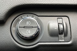 valkoinen Opel Insignia 2015 kuva 14.