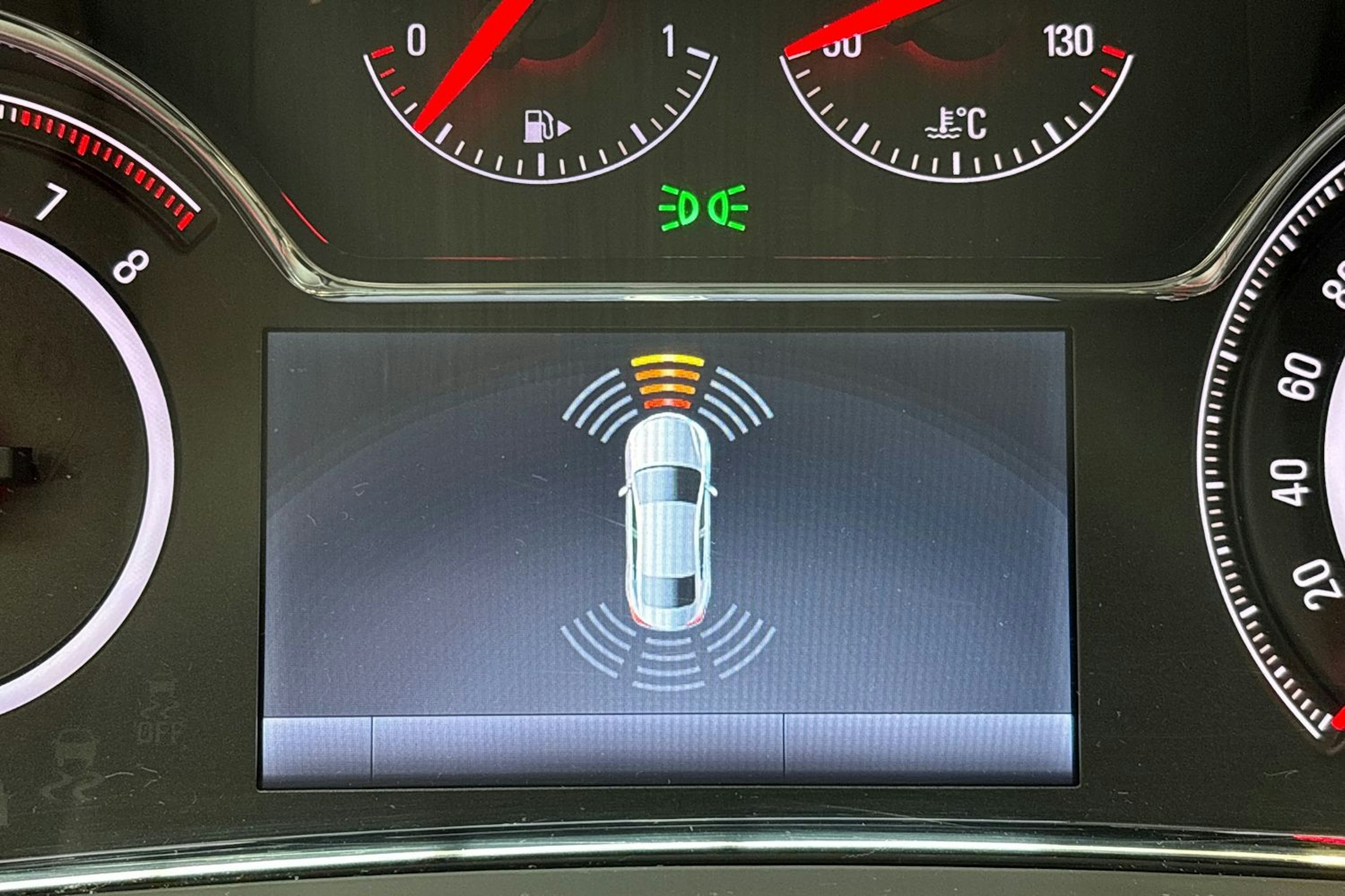 valkoinen Opel Insignia 2015 kuva 17.
