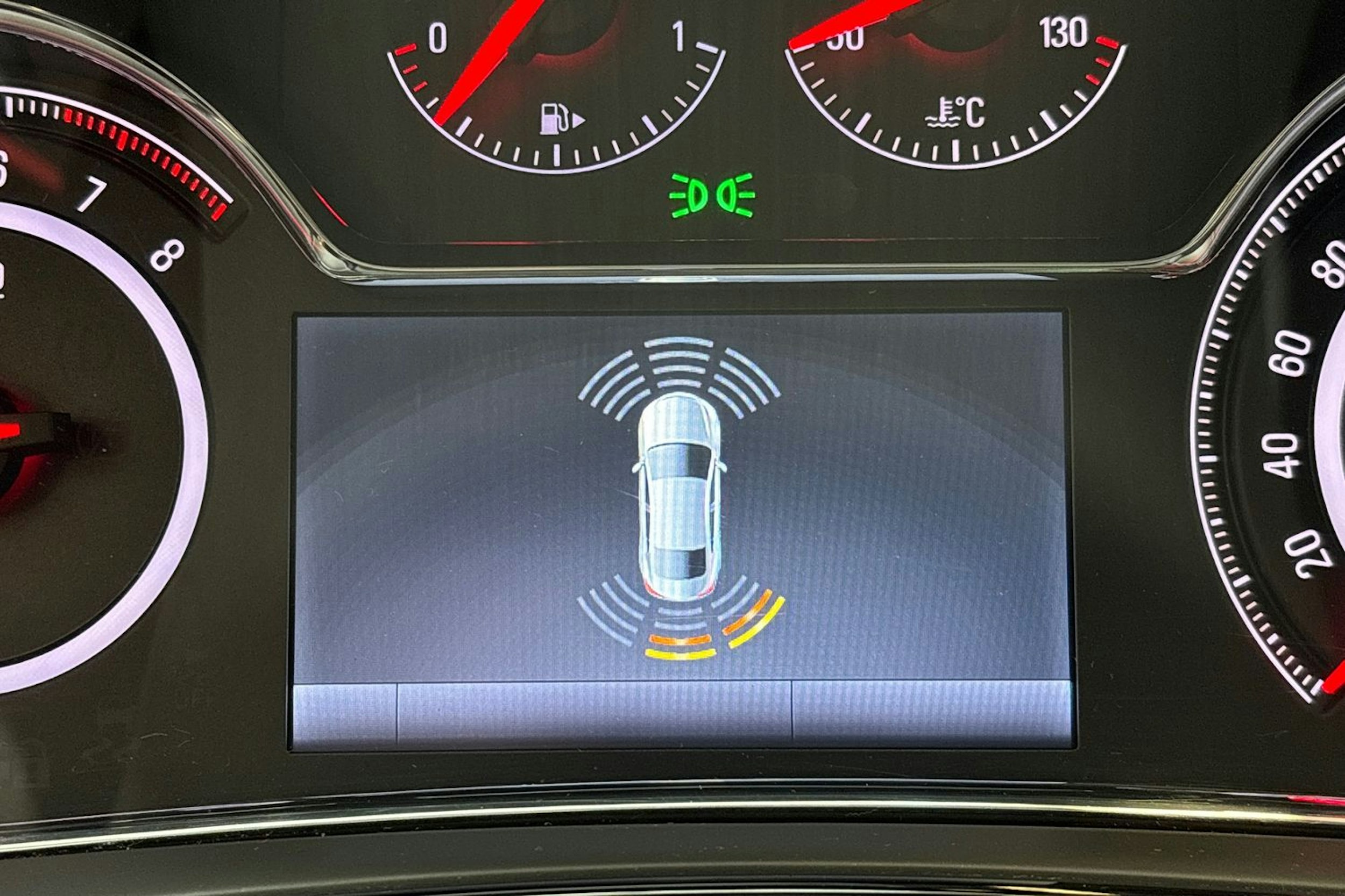 valkoinen Opel Insignia 2015 kuva 18.