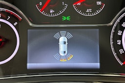 valkoinen Opel Insignia 2015 kuva 18.