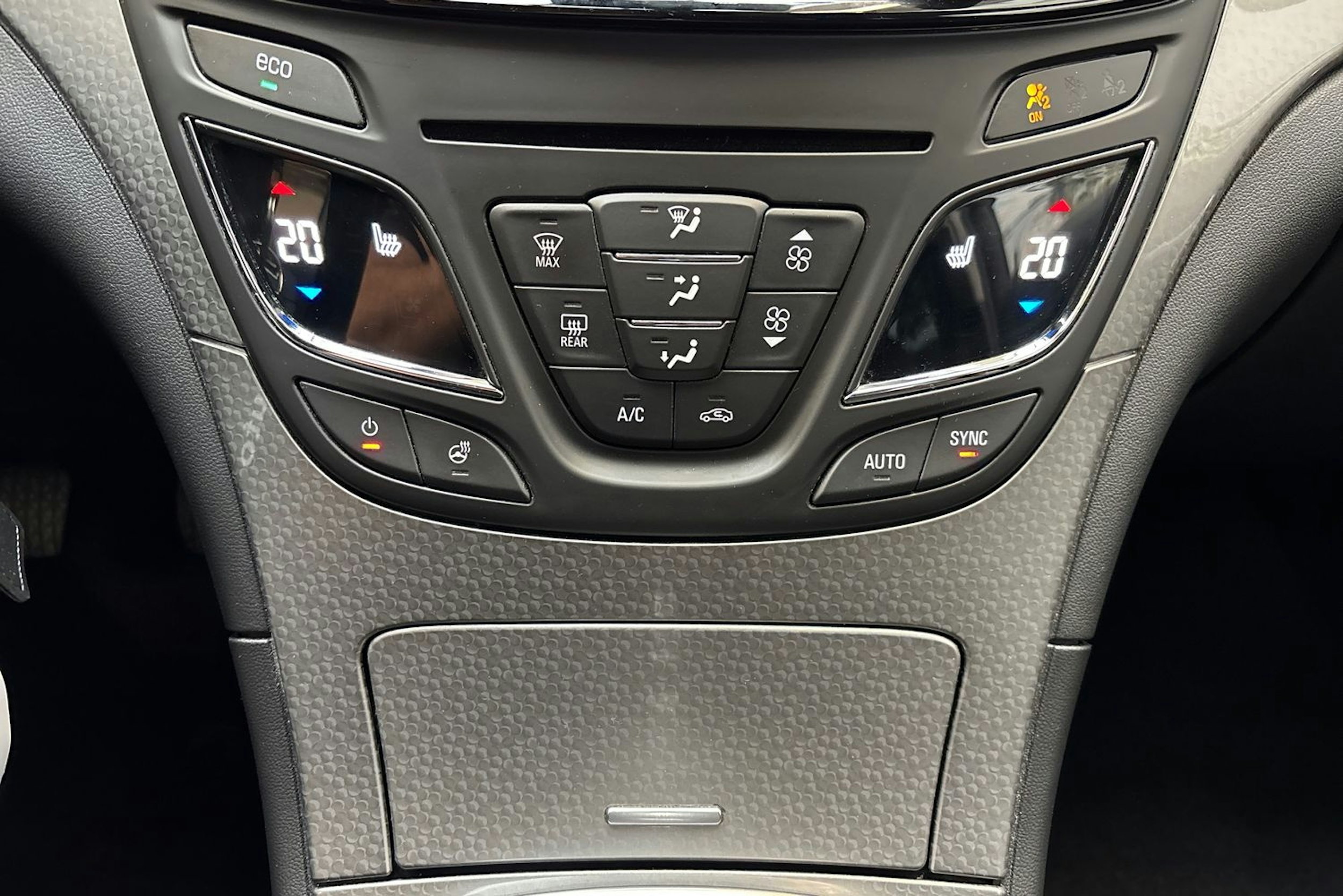valkoinen Opel Insignia 2015 kuva 21.