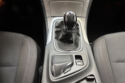 valkoinen Opel Insignia 2015 kuva 22.