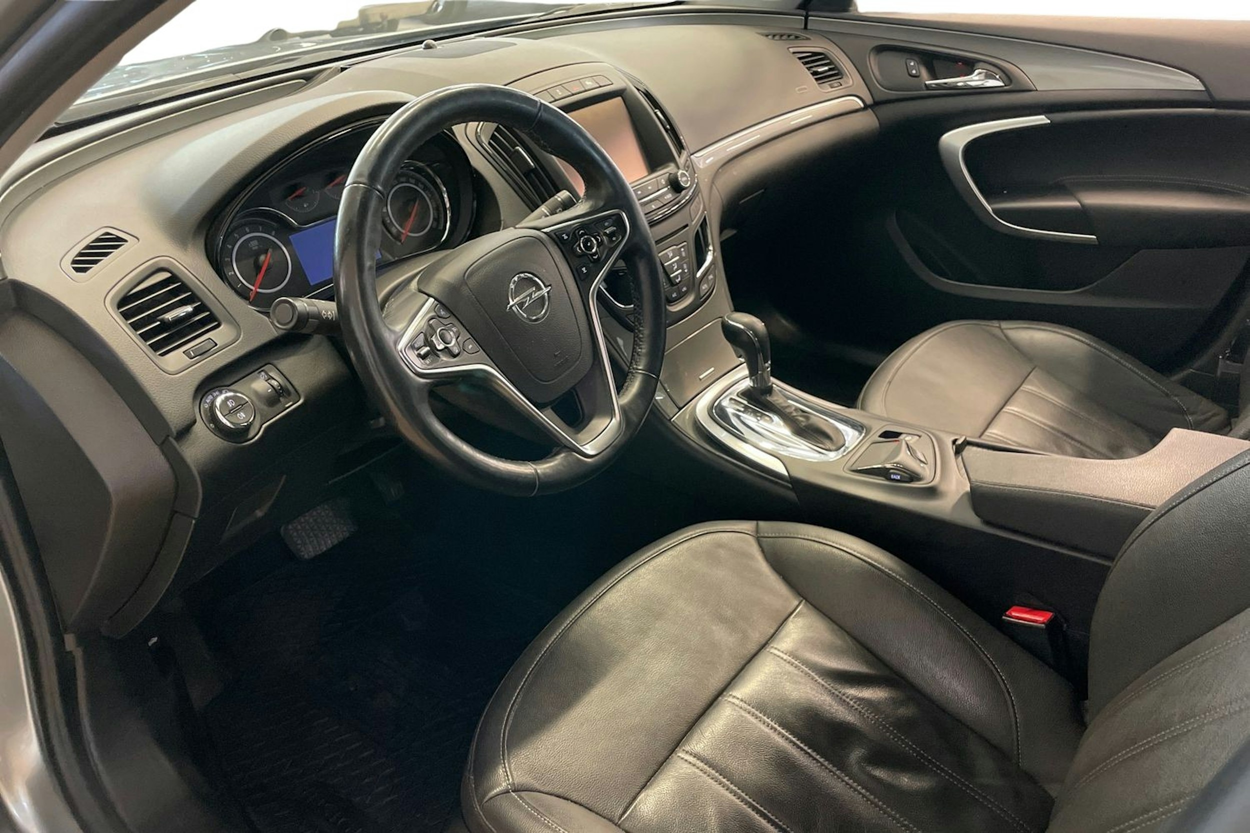 Harmaa Opel Insignia 2015 kuva 7.